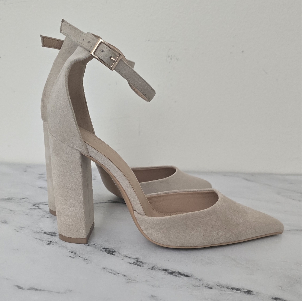 Truffle Collection Block Heel Pointed Shoes In Be… - image 4